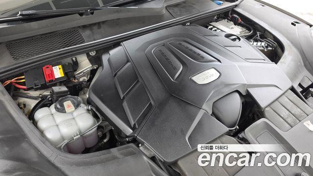 Porsche Cayenne 2020 — photo 6