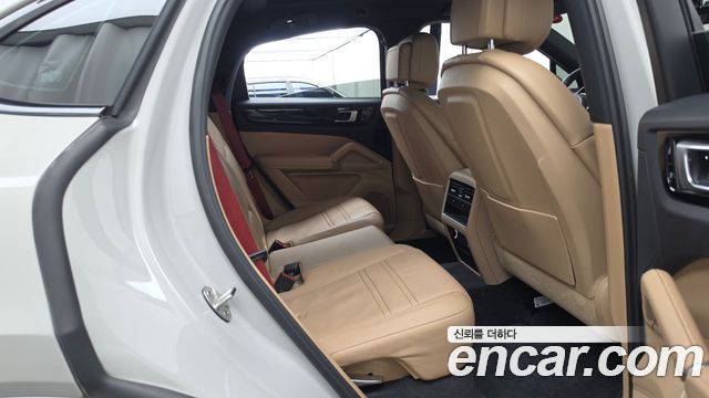 Porsche Cayenne 2020 — photo 18
