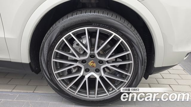 Porsche Cayenne 2020 — photo 7