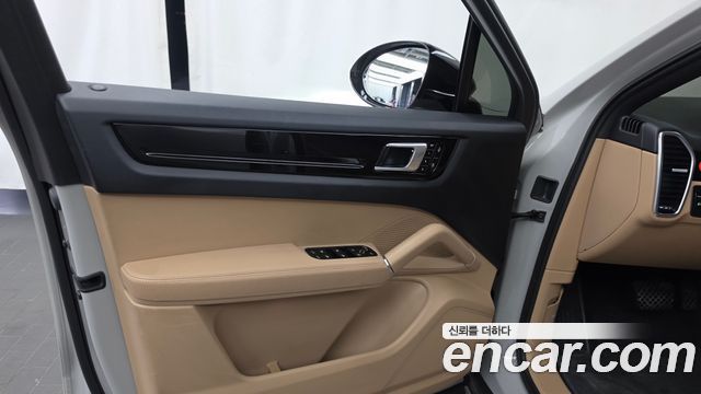 Porsche Cayenne 2020 — photo 14