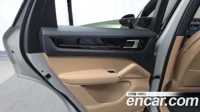 Porsche Cayenne 2020 — photo 15