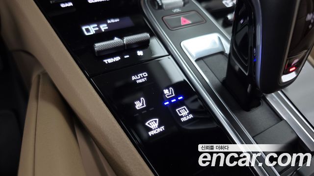 Porsche Cayenne 2020 — photo 31