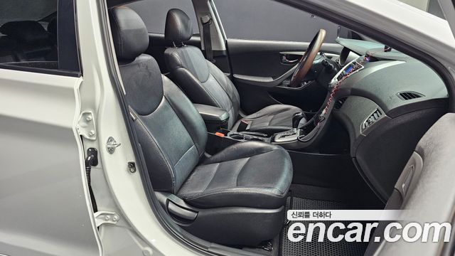 Hyundai AVANTE 2011 — photo 12