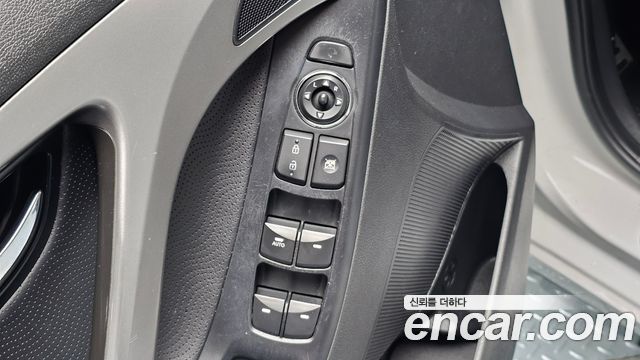 Hyundai AVANTE 2011 — photo 16