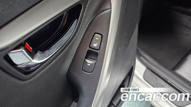 Hyundai AVANTE 2011 — photo 20