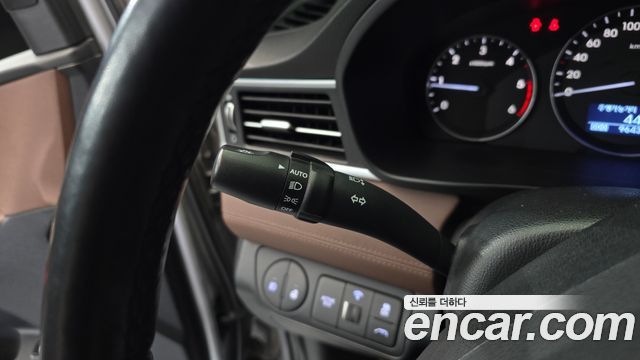 Hyundai Starex 2020 — photo 16