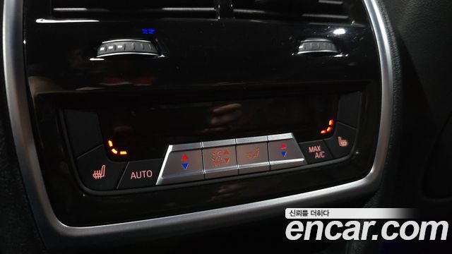 BMW X6 2021 — photo 28