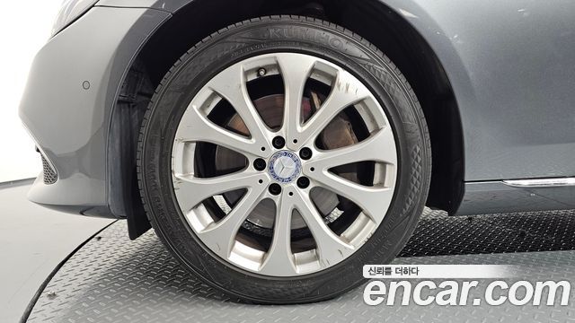 Mercedes-Benz E-Class 2017 — photo 5