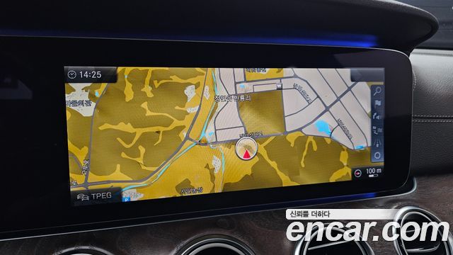 Mercedes-Benz E-Class 2017 — photo 13