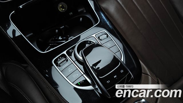 Mercedes-Benz E-Class 2017 — photo 18