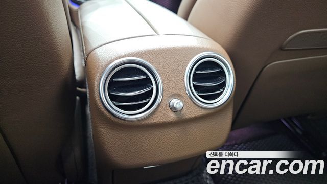 Mercedes-Benz E-Class 2017 — photo 19
