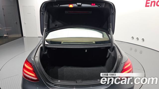 Mercedes-Benz E-Class 2017 — photo 20