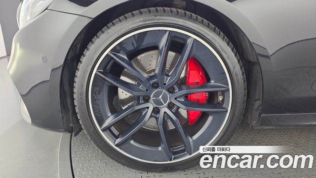 Mercedes-Benz E-Class 2019 — photo 5