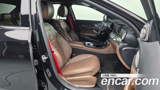 Mercedes-Benz E-Class 2019 — photo 17