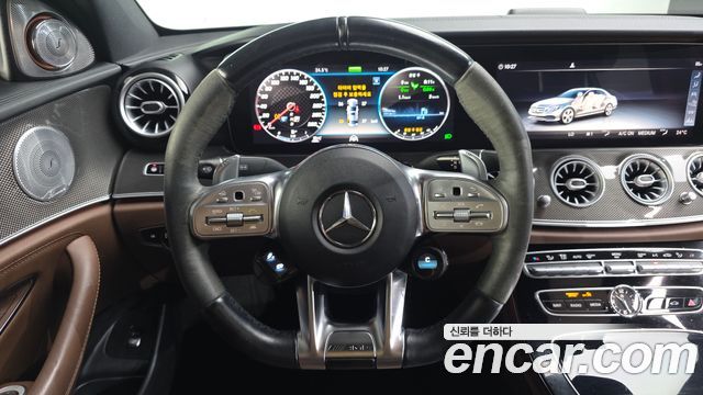 Mercedes-Benz E-Class 2019 — photo 19