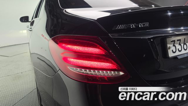 Mercedes-Benz E-Class 2019 — photo 9