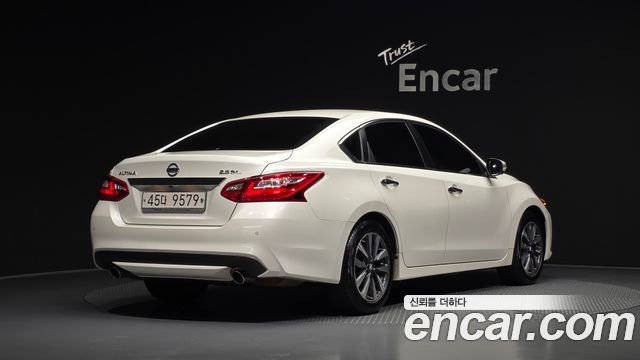 Nissan Altima 2017 — photo 2
