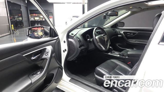 Nissan Altima 2017 — photo 13