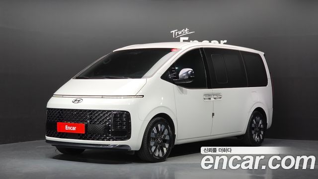 Hyundai Staria 2024 — photo 1