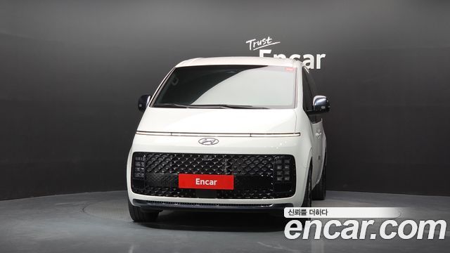 Hyundai Staria 2024 — photo 3