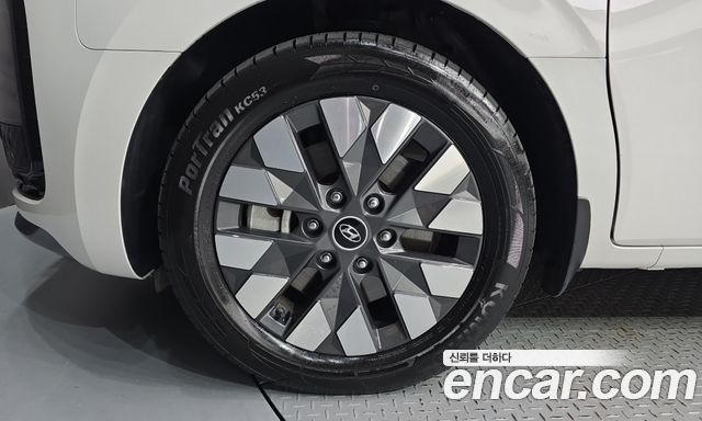 Hyundai Staria 2024 — photo 5