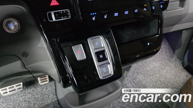 Hyundai Staria 2024 — photo 12