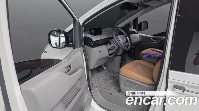 Hyundai Staria 2024 — photo 13