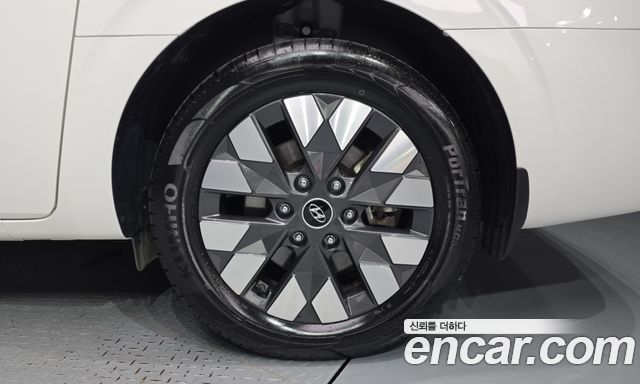 Hyundai Staria 2024 — photo 7