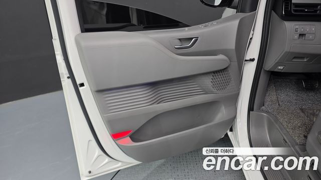 Hyundai Staria 2024 — photo 14