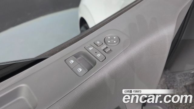 Hyundai Staria 2024 — photo 28