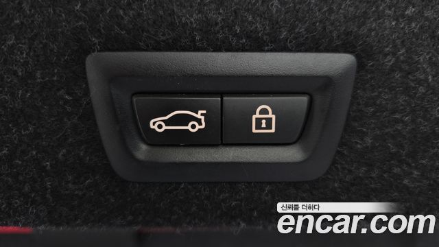 BMW 5-Series 2019 — photo 21