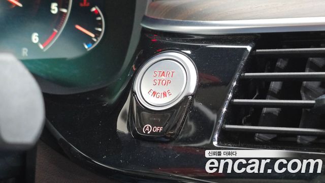 BMW 5-Series 2019 — photo 25
