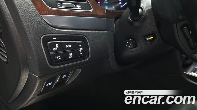 Hyundai Equus 2015 — photo 24