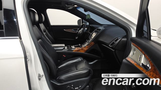 Lincoln MKX 2016 — photo 11