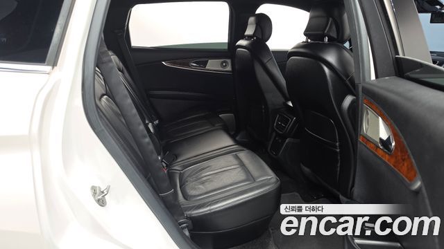 Lincoln MKX 2016 — photo 12