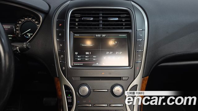 Lincoln MKX 2016 — photo 14