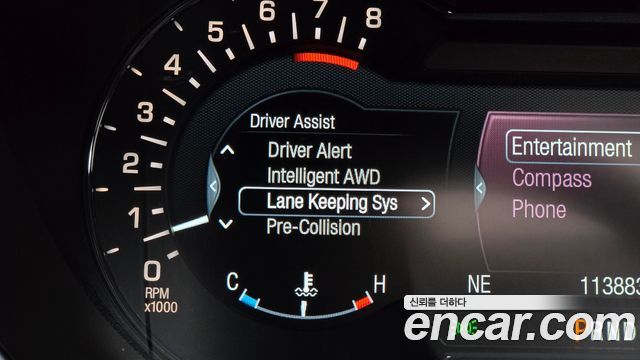 Lincoln MKX 2016 — photo 17