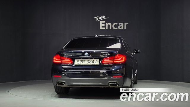 BMW 5-Series 2018 — photo 4