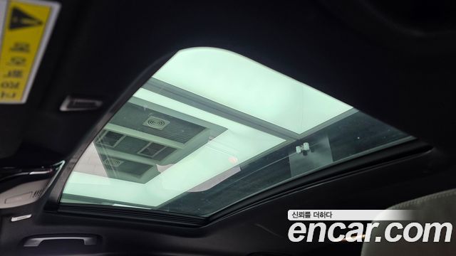 BMW 5-Series 2018 — photo 25