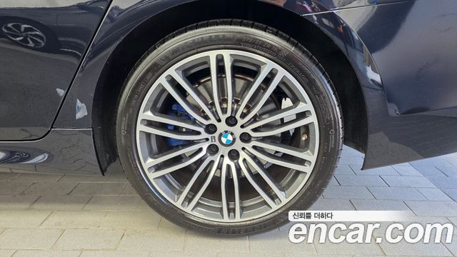 BMW 5-Series 2018 — photo 7