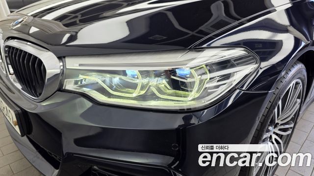 BMW 5-Series 2018 — photo 8