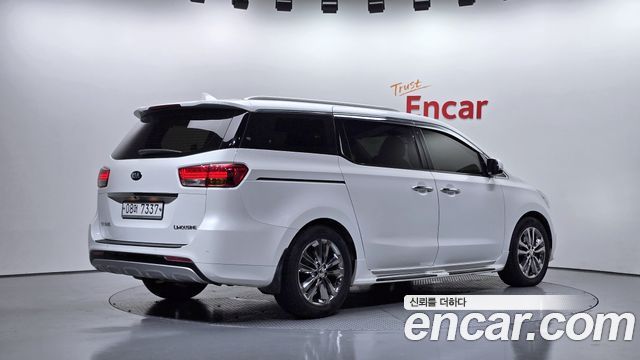 Kia Canival 2017 — photo 2