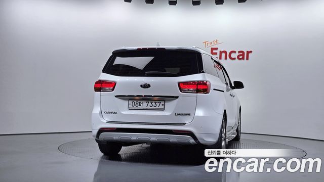 Kia Canival 2017 — photo 4