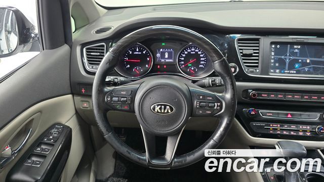 Kia Canival 2017 — photo 12