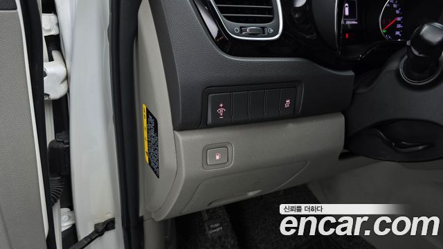 Kia Canival 2017 — photo 16
