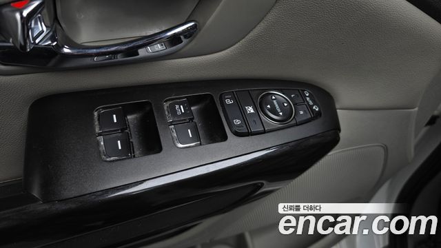 Kia Canival 2017 — photo 17