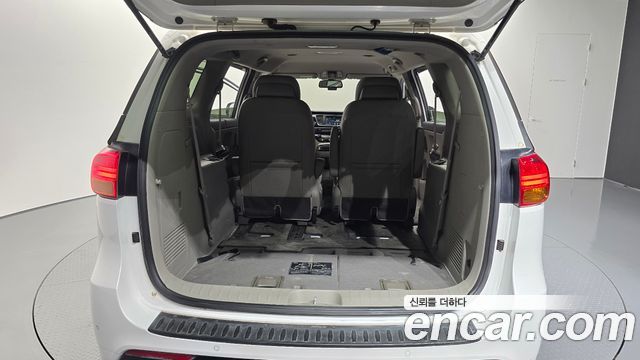 Kia Canival 2017 — photo 20