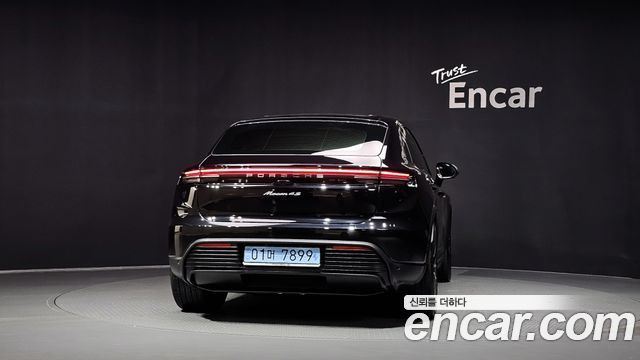 Porsche Macan 2025 — photo 4