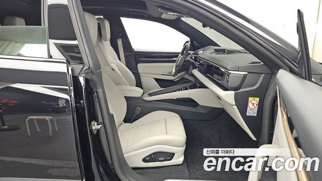Porsche Macan 2025 — photo 11