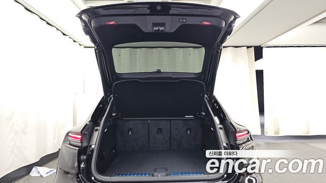 Porsche Macan 2025 — photo 20